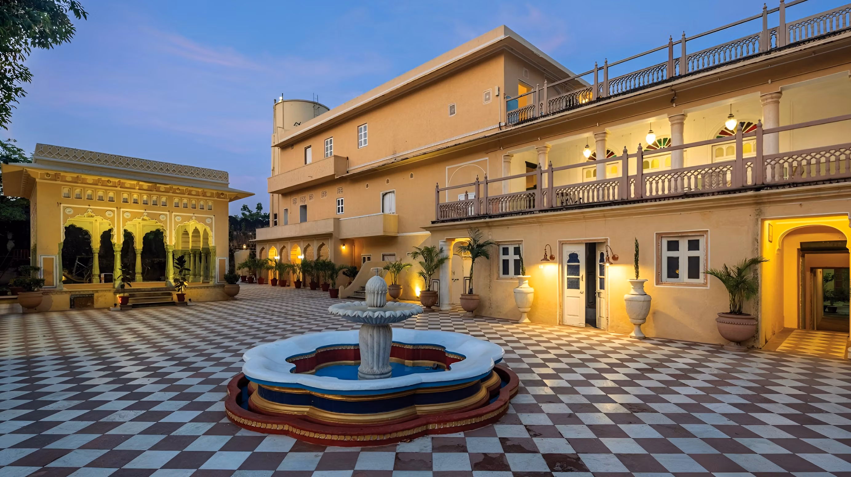 Chomu Palace Hotel - photo 6